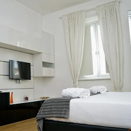 Near colosseum apartment san giovanni pet-friendly Appartamento