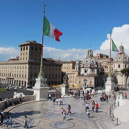 Near colosseum apartment san giovanni pet-friendly Appartamento *